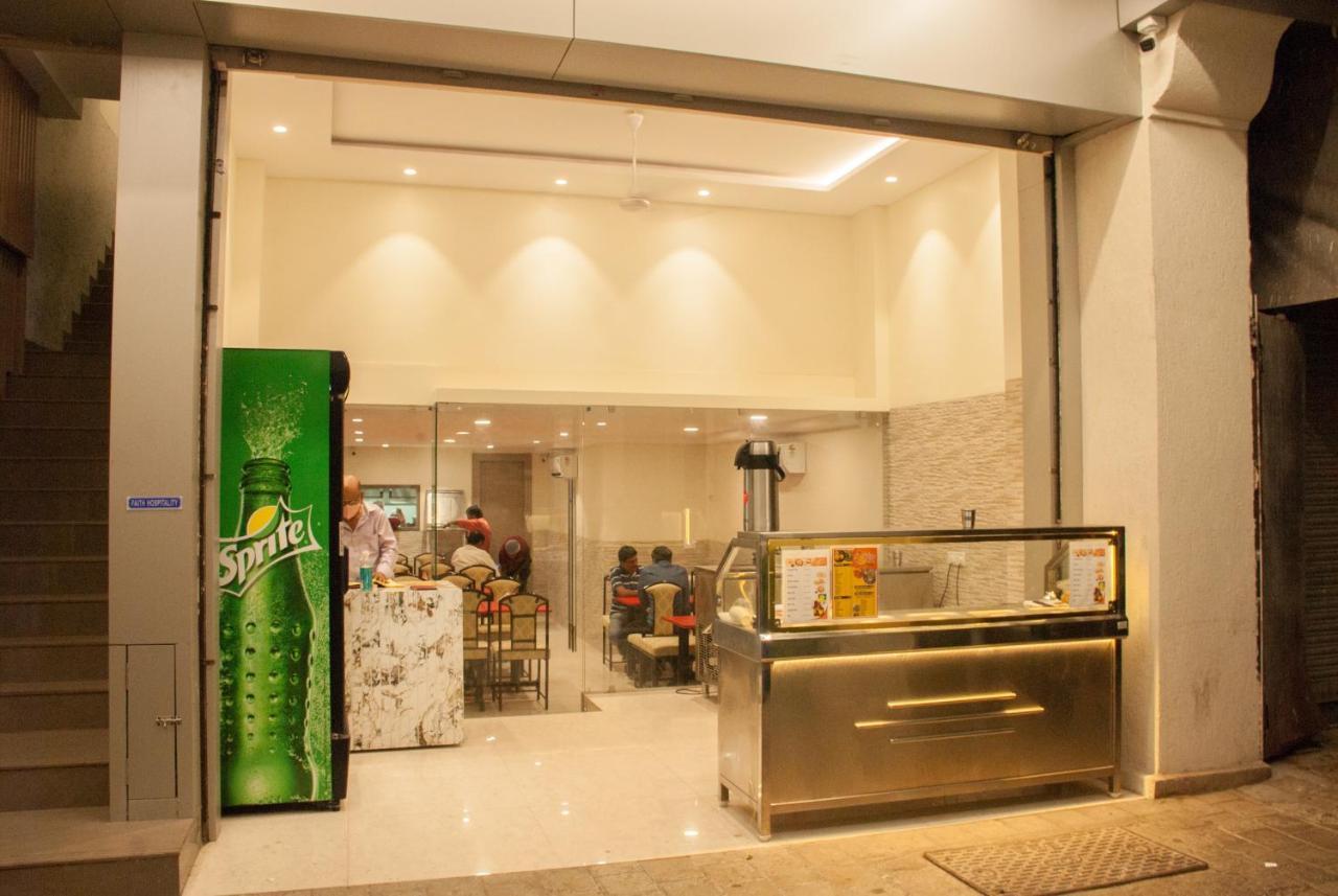 City Hotel Mumbai  Buitenkant foto