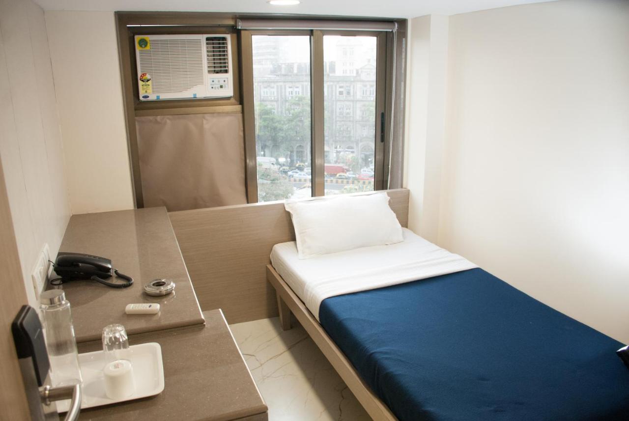City Hotel Mumbai  Buitenkant foto