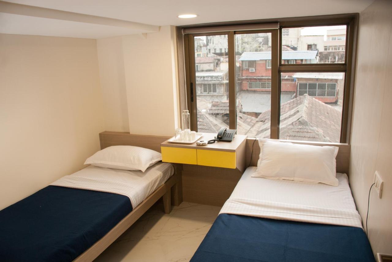City Hotel Mumbai  Buitenkant foto